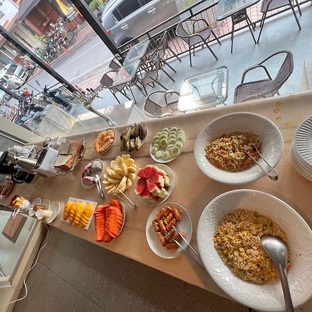 Lucie Hotel 비엔티안 외부 사진