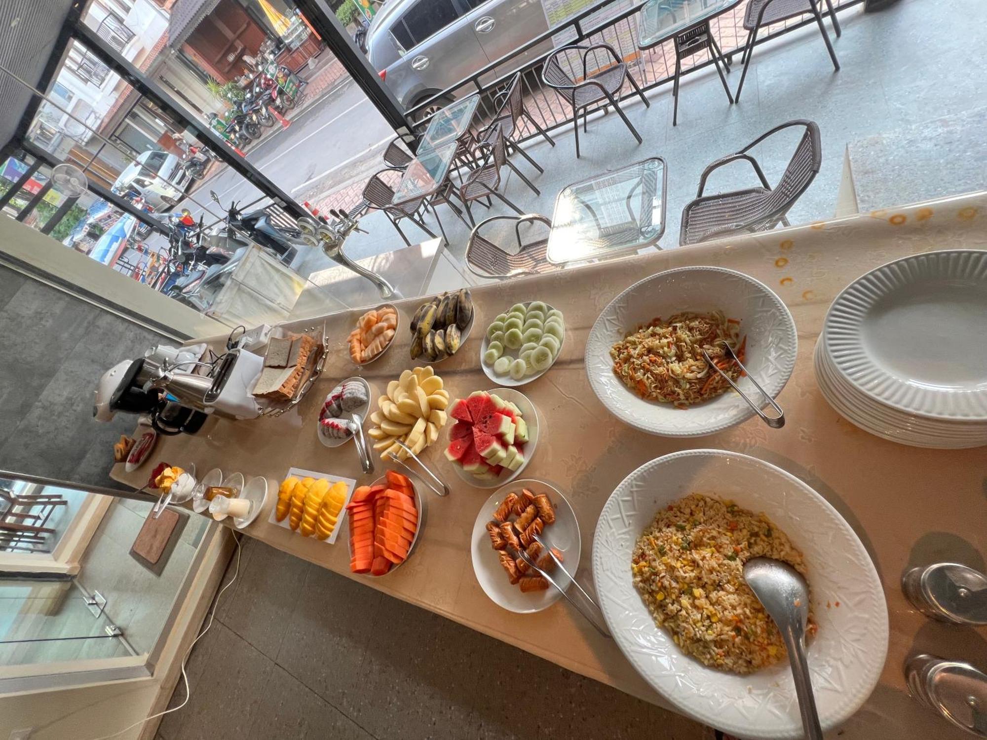 Lucie Hotel 비엔티안 외부 사진